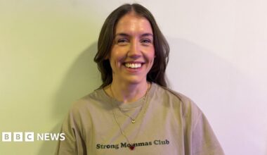 Founder of Strong Mommas Club Lauren Baines smiling at the camera.