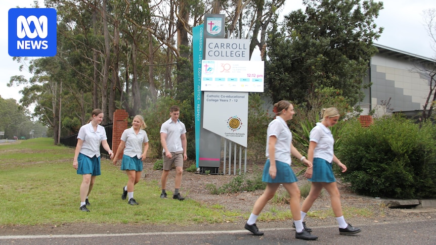 Students at coastal secondary college get ready to walk to school for the first time