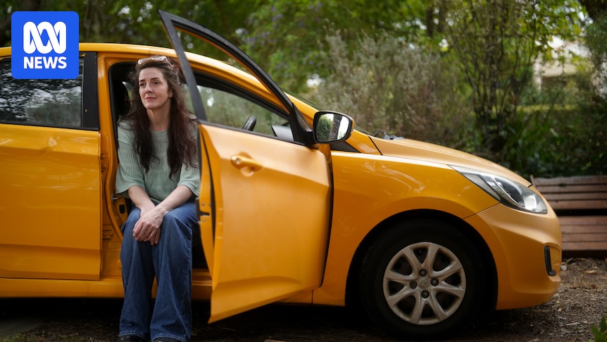 Fuel crisis puts pressure on workers, business, as calls to work from home reignite