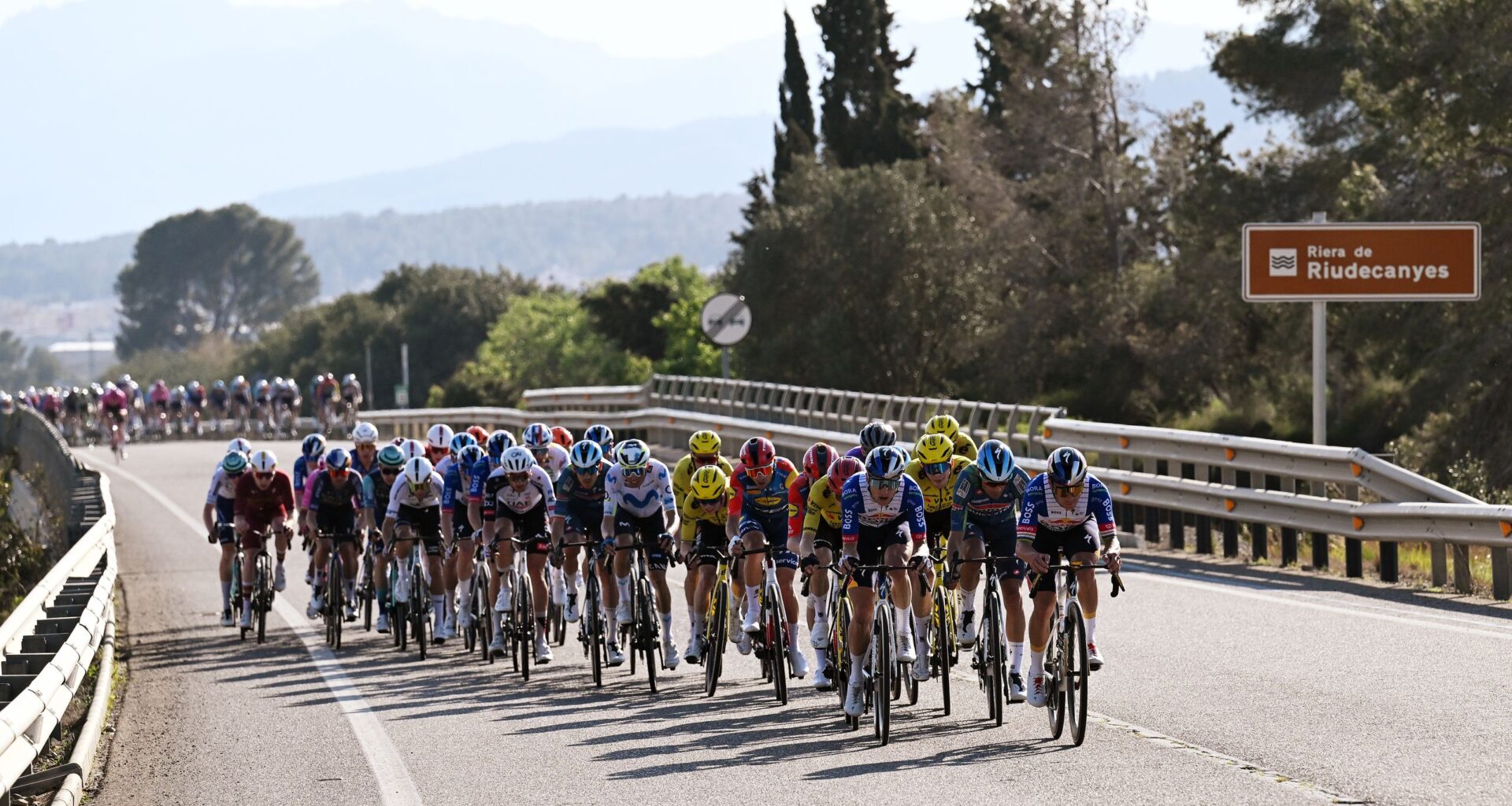 Volta a Catalunya stage 4 LIVE: Evenepoel and Pidcock take bonus seconds at first intermediate sprint