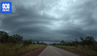 Community of Numbulwar to be evacuated ahead of Tropical Cyclone Narelle's NT landfall