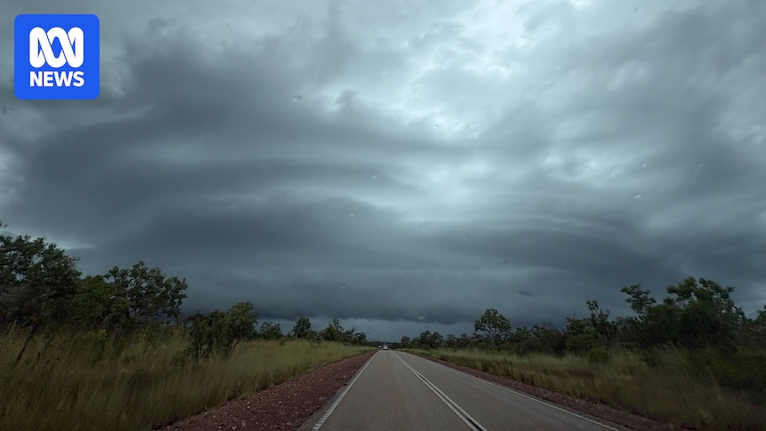 Community of Numbulwar to be evacuated ahead of Tropical Cyclone Narelle's NT landfall