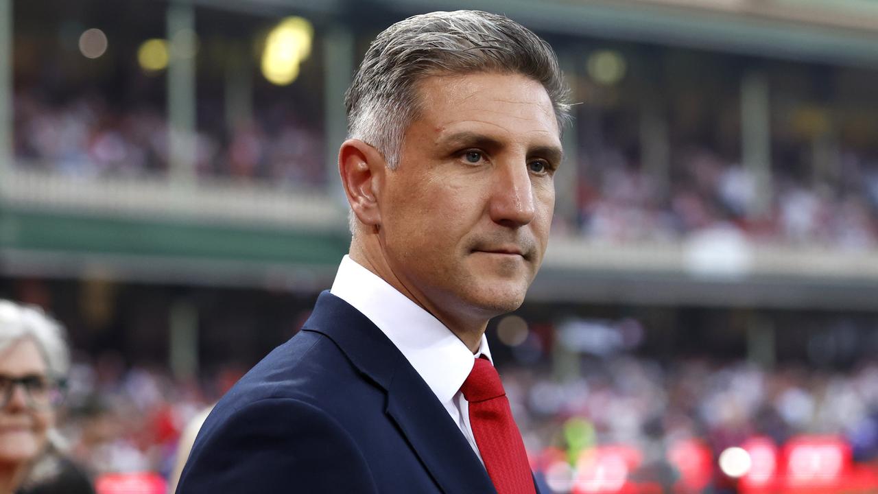 Sydney Swans apologise for removing reference to Jewish community in Bondi tribute, CEO Matthew Pavlich, latest news