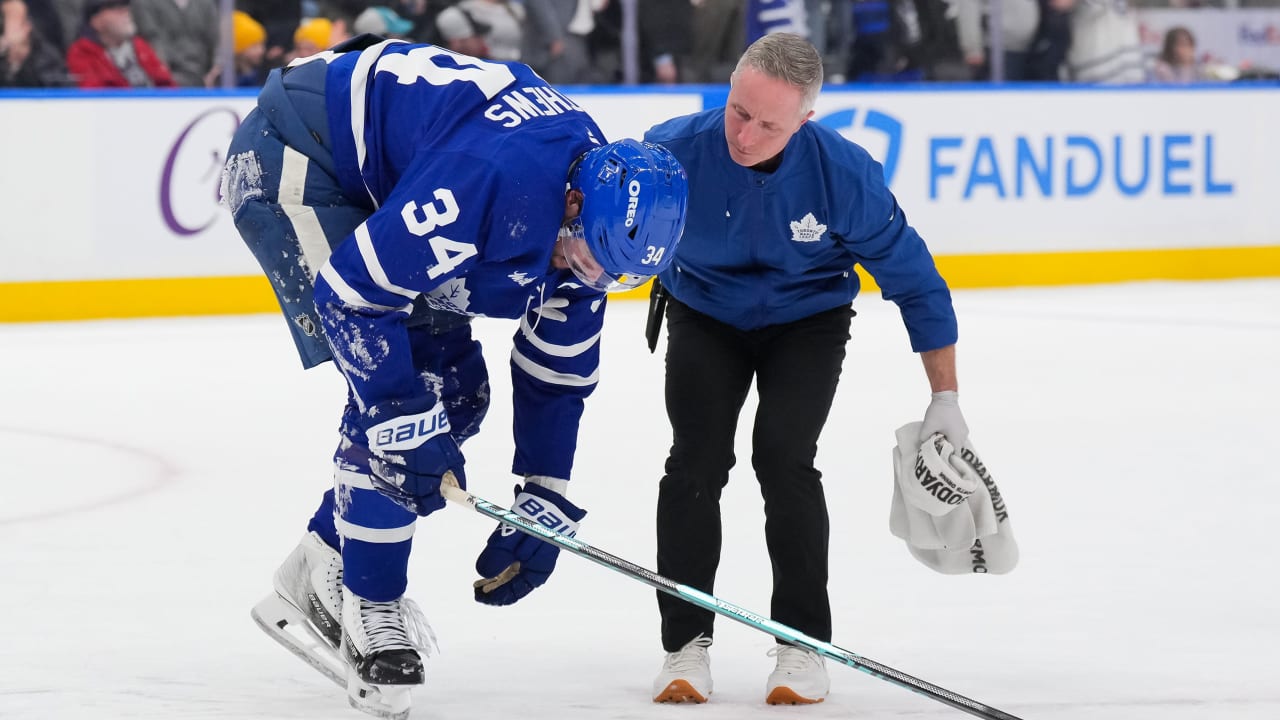 Matthews leaves Maple Leafs win with lower-body injury