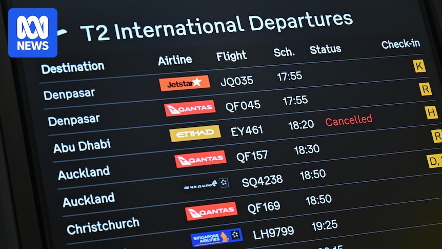 Middle East airspace closure could leave Australians trapped for weeks after US-Israel strikes on Iran