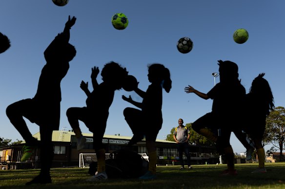 A meeting was convened by Sutherland Shire Council this week to help resolve access issues at the Box Road Reserve sporting fields in Sylvania.