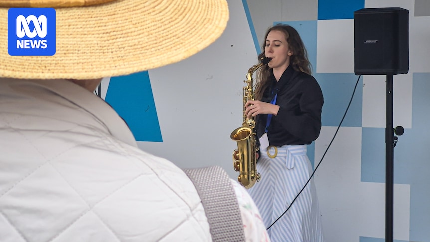 Buskers at Australian championships showcase why live is best