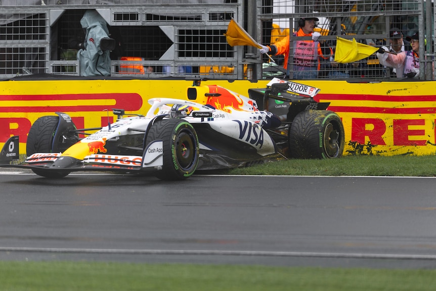Isack Hadjar crashes on the formation lap of the Australian Grand Prix, 2025