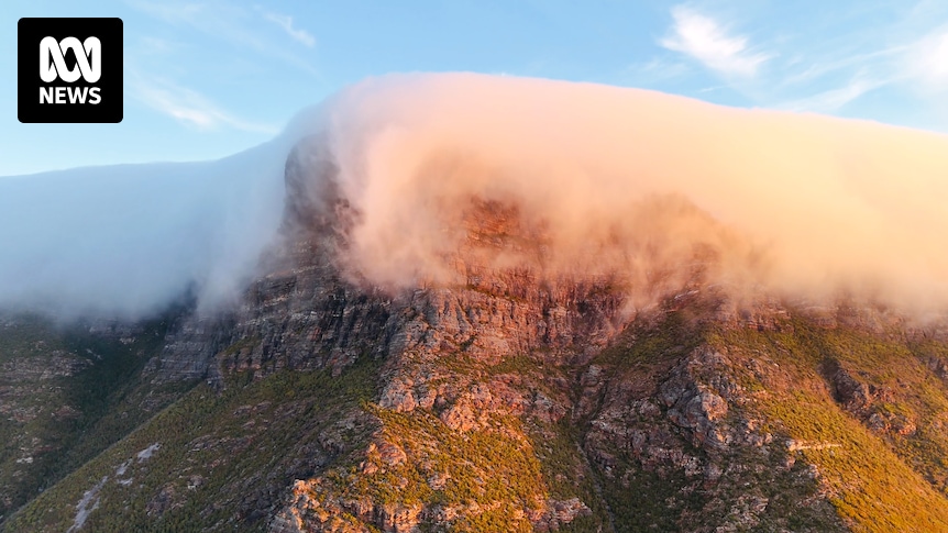Bluff Knoll rescue underway after two climbers injured in fall
