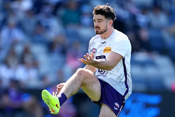 Andrew Brayshaw of the Dockers warms up.