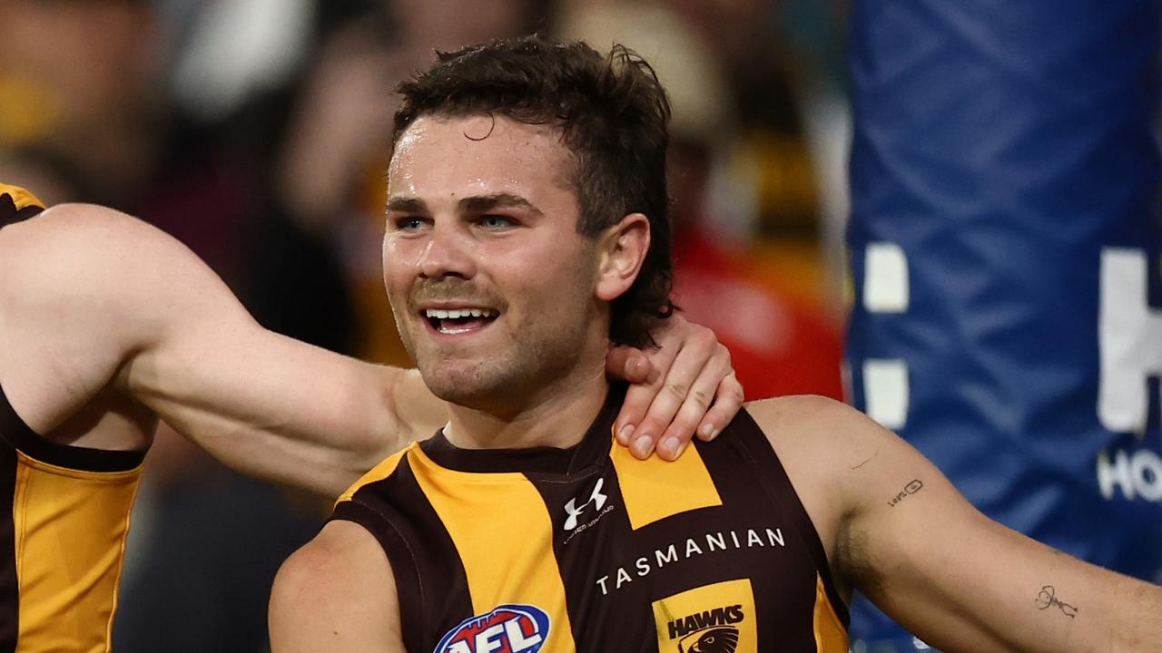 Hawks’ Nick Watson targeted by bottle-throwing Swans supporter