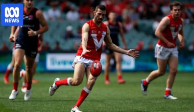 Leigh Ryswyk says reaction to being first openly gay AFL player 'overwhelming'