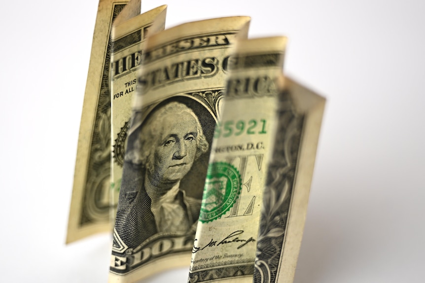 A scrunched up $1 US note.