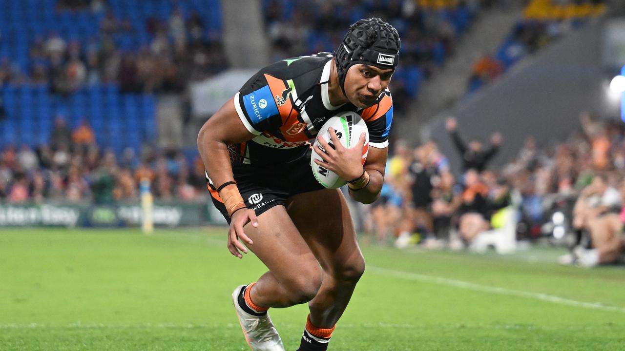 Wests Tigers sensationHeamasi Makasini leaving rugby union on the table for 2027, contract, November 1, latest news