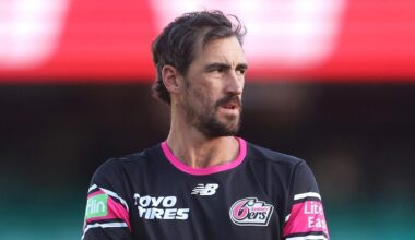 Mitchell Starc forced to issue personal statement after IPL absence criticised in India