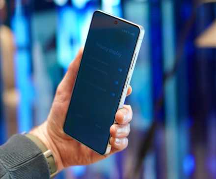 The Galaxy S26 Ultra's Privacy Display