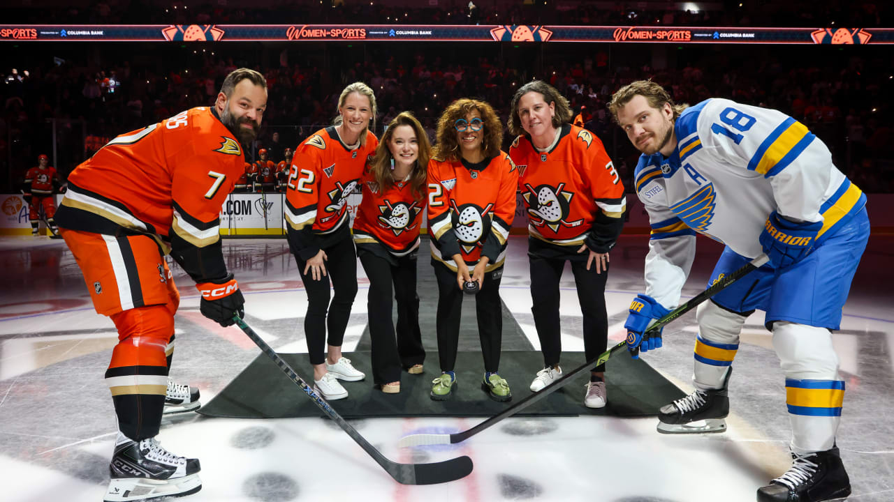 Ducks celebrate Women in Sports Night to cap weekend festivities