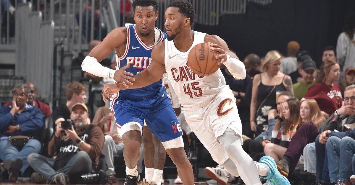 Cavs cruise to stress-free 115-101 victory over Sixers