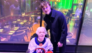 Schaefer makes family proud during NHL homecoming with Islanders