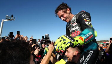 Valentino Rossi finishes his final MotoGP race, Valencia 2021.