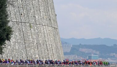 SANREMO, ITALY - MARCH 21: A general view of the peloton competing during the 8th Milano-Sanremo Donne 2026, Women's Elite a 156km one day race from Genova to Sanremo / #UCIWWT / on March 21, 2026 in Sanremo, Italy. (Photo by Tim de Waele/Getty Images)