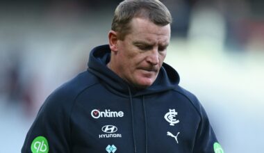 Carlton's capitulation increases pressure on Voss, no end in sight for Bombers' struggles
