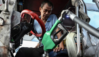Oil-poor Asian countries push 4-day weeks and car pooling