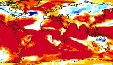 New forecasts suggest super El Niño could form within months, La Niña on the way out