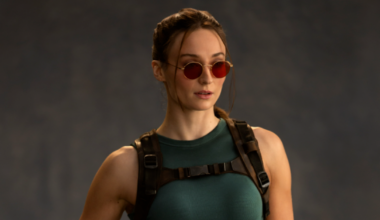 Sophie turner injured on Tomb Raider set, production halted while she recovers