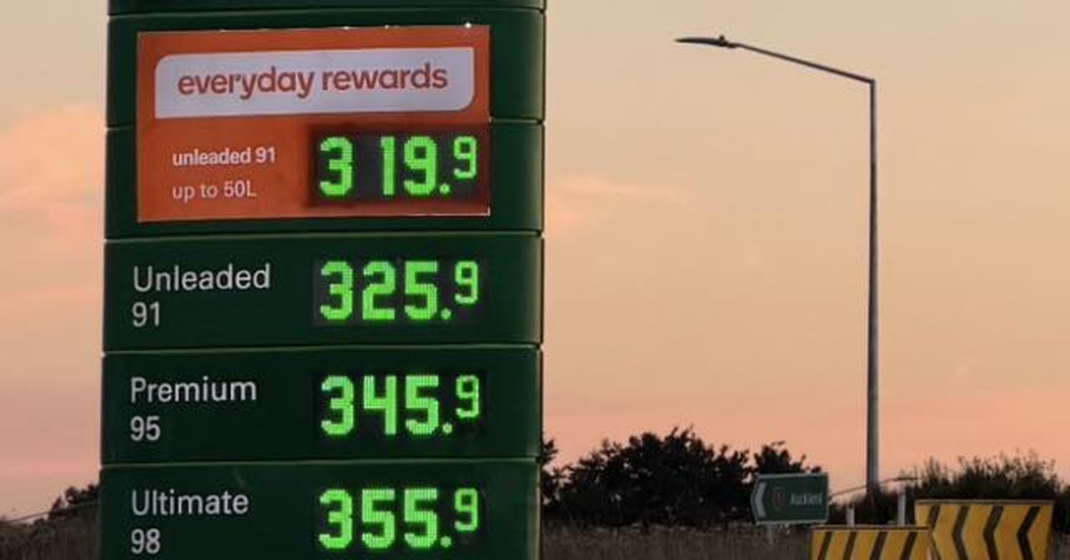 New Zealand's regular unleaded soars past $3 a litre