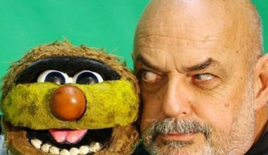 Beloved entertainer, voice behind puppet Agro, dies aged 75