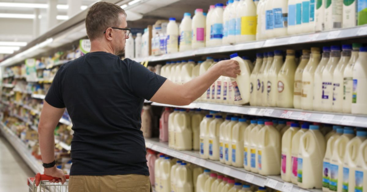 Aussie dairy farmers want to reclaim the word 'milk' from plant-based competitors