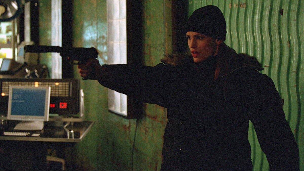 Jennifer Garner in a scene scene from the show "Alias."