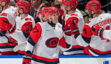 Ehlers scores hat trick, Hurricanes hold off Canucks