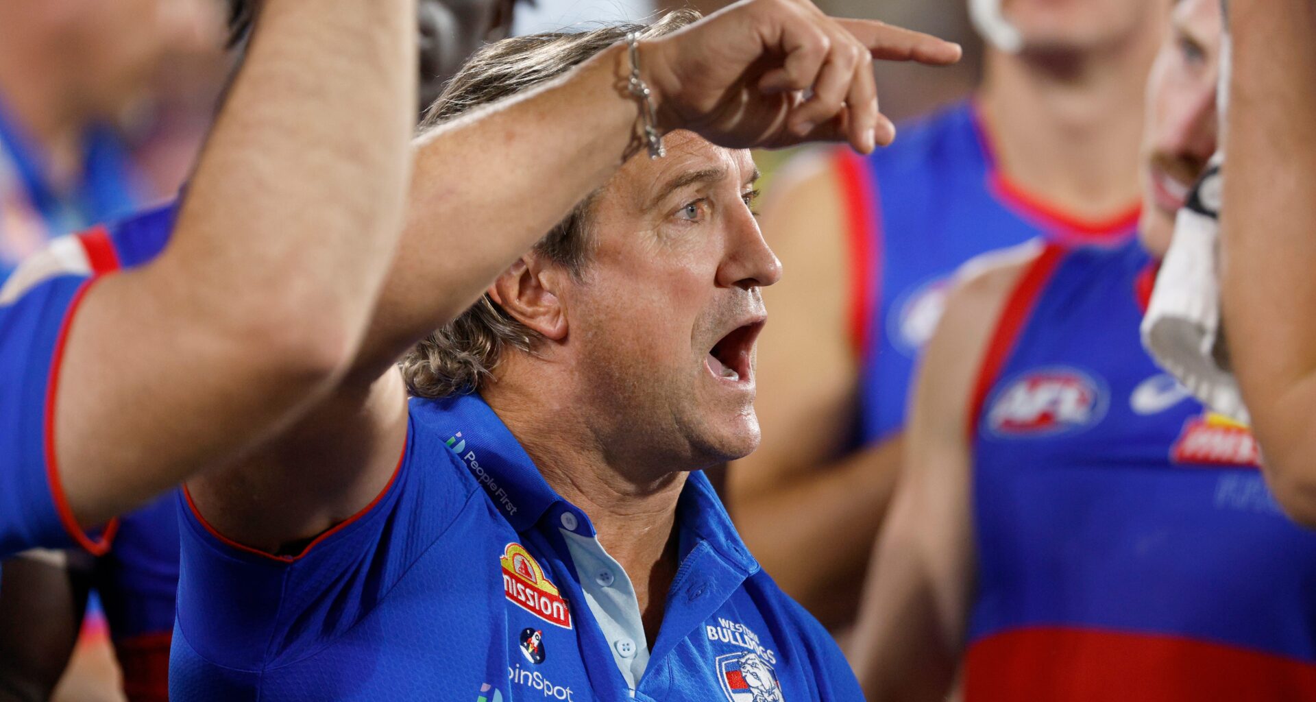 How Dogs, Crows contended with no clock