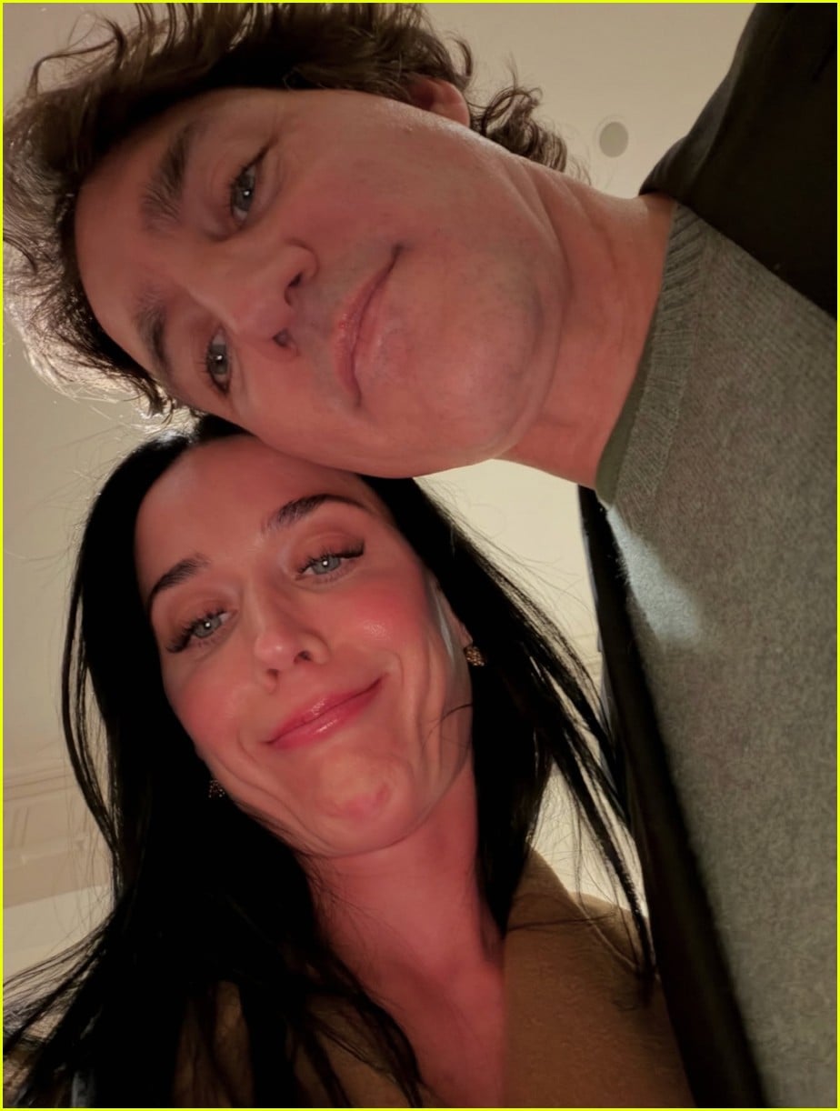 Katy Perry Shares Rare New Photos With Beau Justin Trudeau katy perry shares rare new photos with beau justin trudeau 015295679