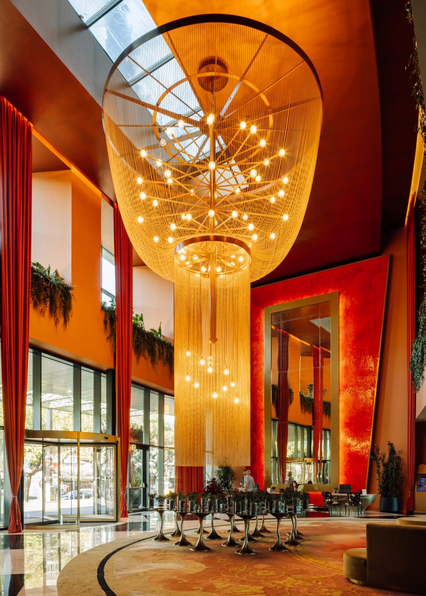 Kriskadecor chain curtains