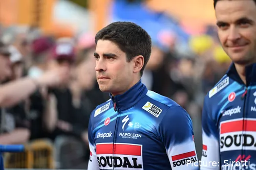 Mikel Landa focused before race start