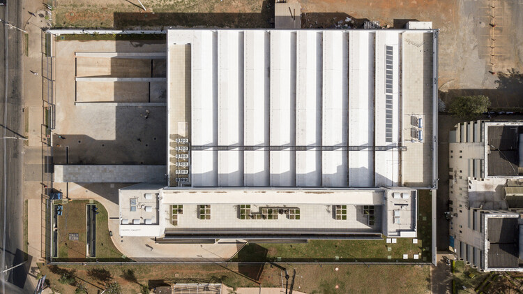 Logistics Landscapes: The Architecture of the 24-Hour Supply Chain - Image 11 of 14