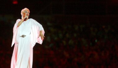 Legendary Greek singer Marinella dies at 87