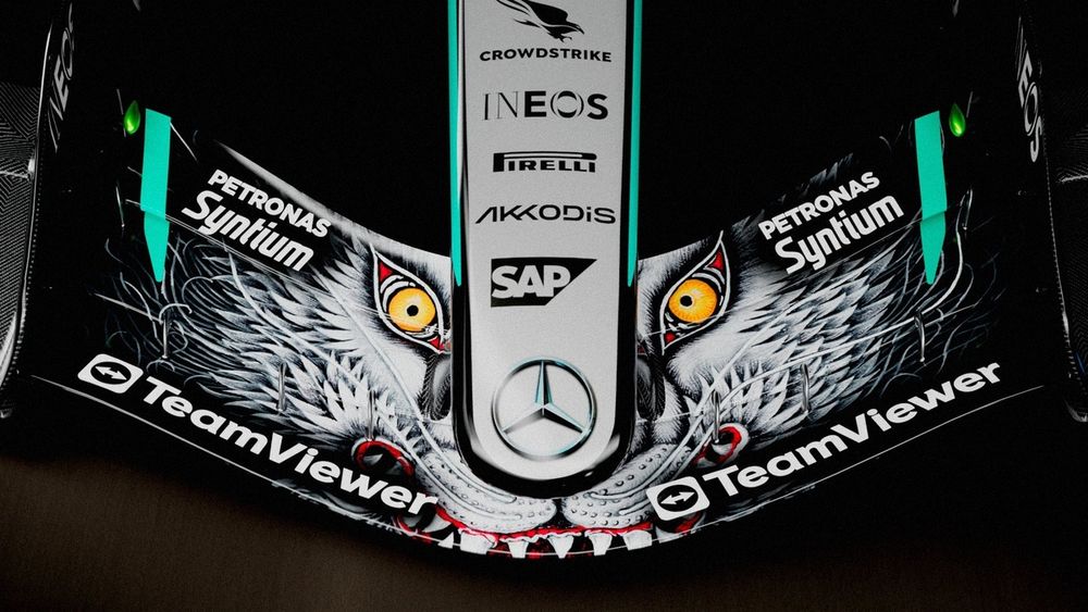L'ala anteriore in livrea speciale della Mercedes W17 per Suzuka