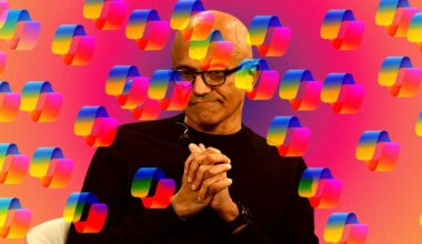 Microsoft Realizes It's Epically Screwed Up Windows 11 as Users Rage at Copilot AI Crammed Everywhere