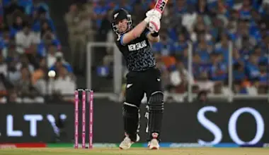 Samson smokes three into the stands