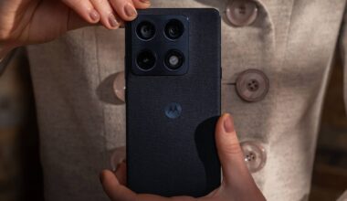 Motorola launches "Signature" flagship phone for under $1500 – Pickr