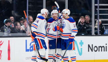 McDavid scores 400th NHL goal for Oilers