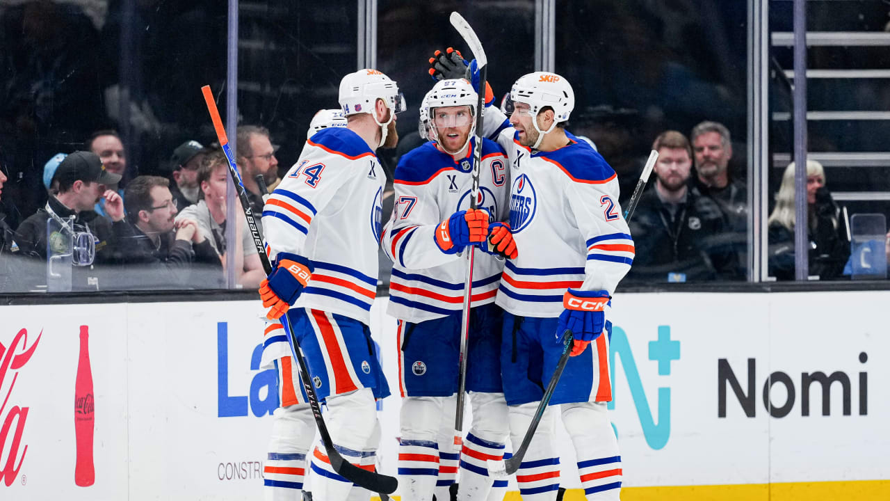 McDavid scores 400th NHL goal for Oilers