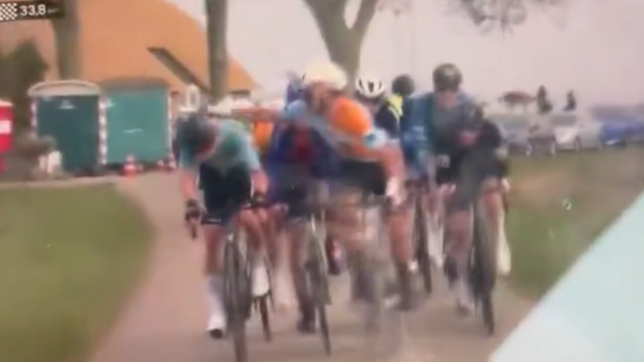 NSN Cycling Team apologises for cyclist who punches rival in the head -