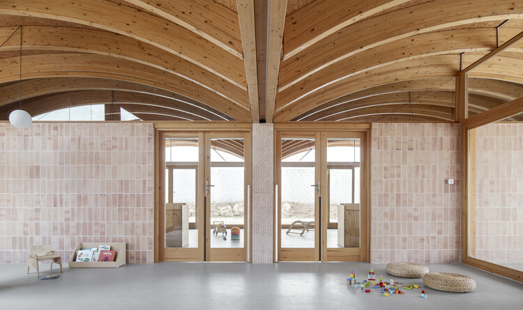 Nursery School in Muro / BOS Arquitectes - Interior Photography, Wood, Beam