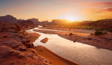 Martian-landscape-river-water