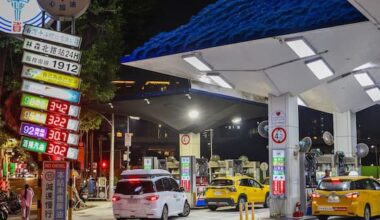 Short weeks and free transport – the fuel crisis responses NZ could copy